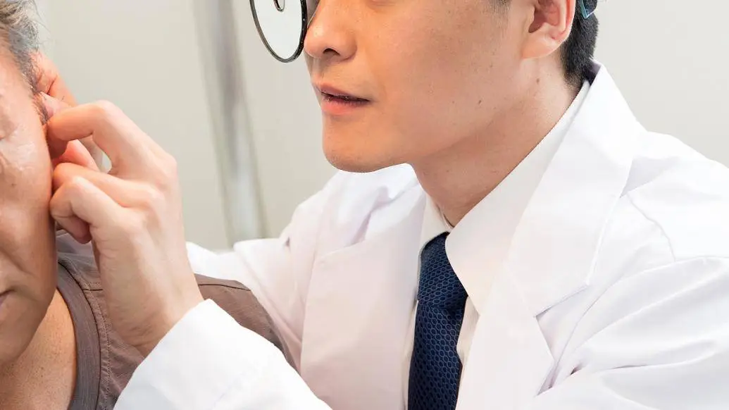 超过 1/3 的老年人存在耳聋问题，你还不重视吗？