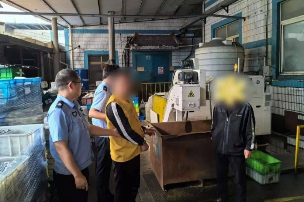 男子为当榜一大哥直播打赏超 400 万，钱竟是这么来的  第2张
