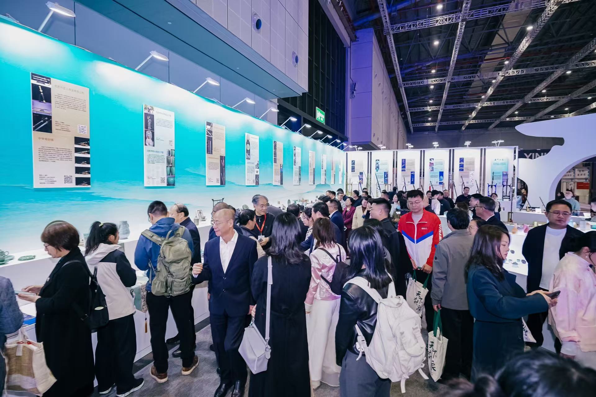龙泉剑瓷手工技艺标识认证启动，剑瓷历史经典产业走进上海  第3张