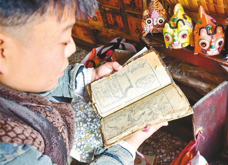 90后关中绣郎夏璐璐：用针线守护传统，直播还原记忆中的刺绣艺术  第2张
