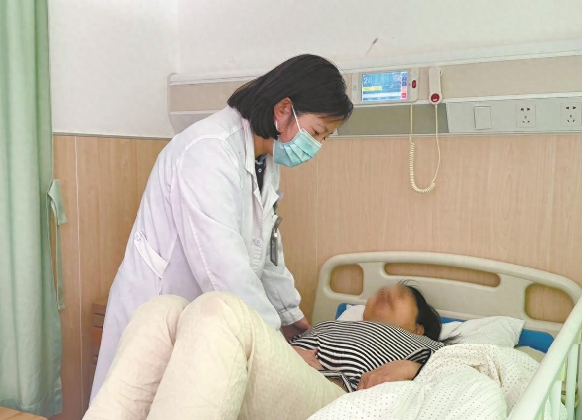 25岁美女为保持身材长期节食，结果竟患上胆结石，医生揭秘背后真相  第1张