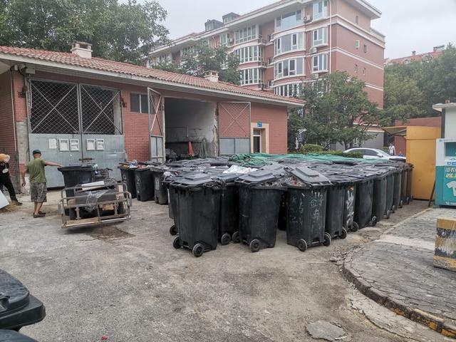 2年不懈努力，通州小区居民终于告别垃圾困扰，送锦旗感谢社区工作人员  第3张