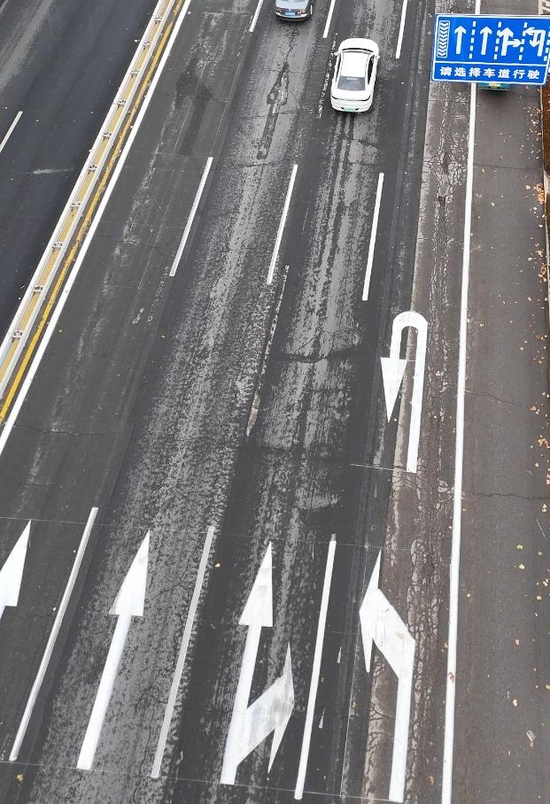 泰安长城路大调整！左转车道为何移至最右侧？高峰时段拥堵原因揭秘  第6张