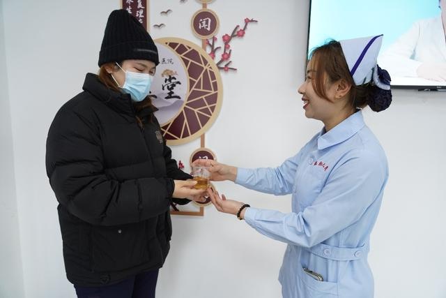 2024沈阳中医药文化市集圆满落幕，专家揭秘青少年肥胖与冬季呼吸道疾病的中医防治秘籍  第6张