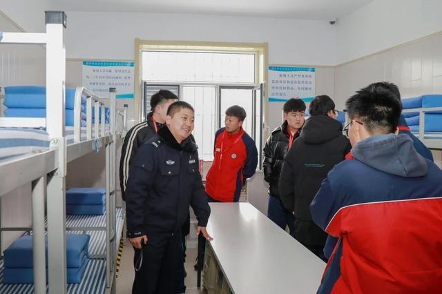 揭秘管教所真实生活：30名师生亲历警示教育，法治观念大提升  第2张