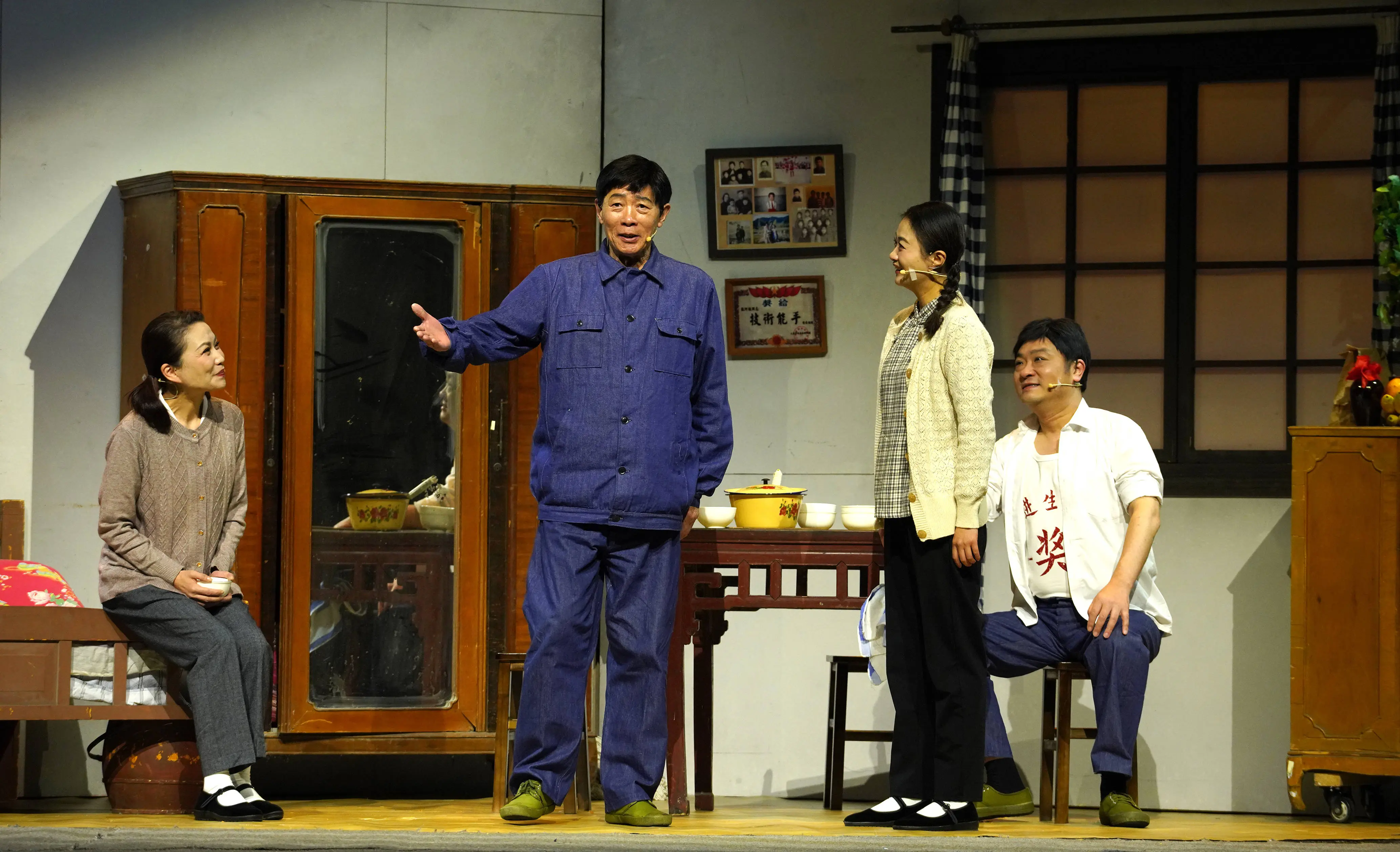 揭秘暖·光：上海工人新村的温暖故事，为何让人泪目？  第2张