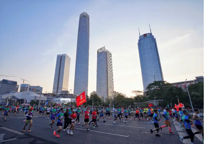 东莞马拉松重磅回归！16个行业跑团齐聚，重温奋斗之路，见证双万之城的速度与激情  第6张