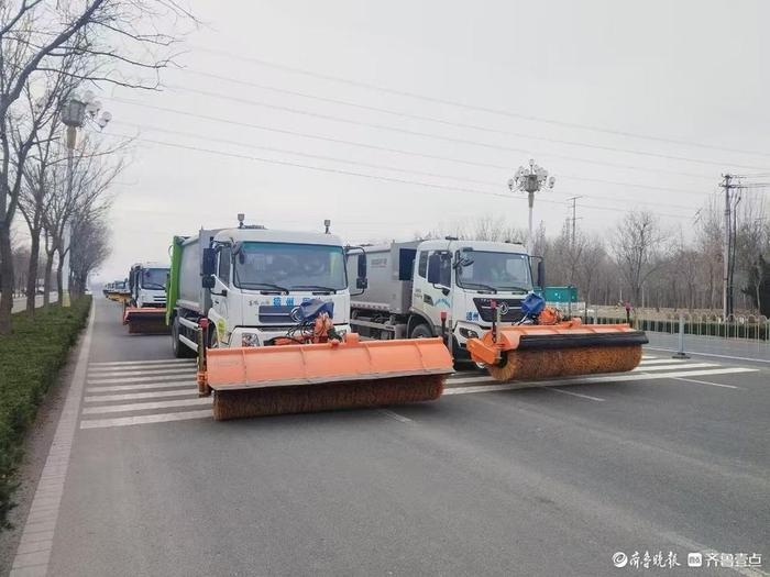 德州城管实战演练：40人16车应对极端降雪，保障道路畅通无阻  第2张