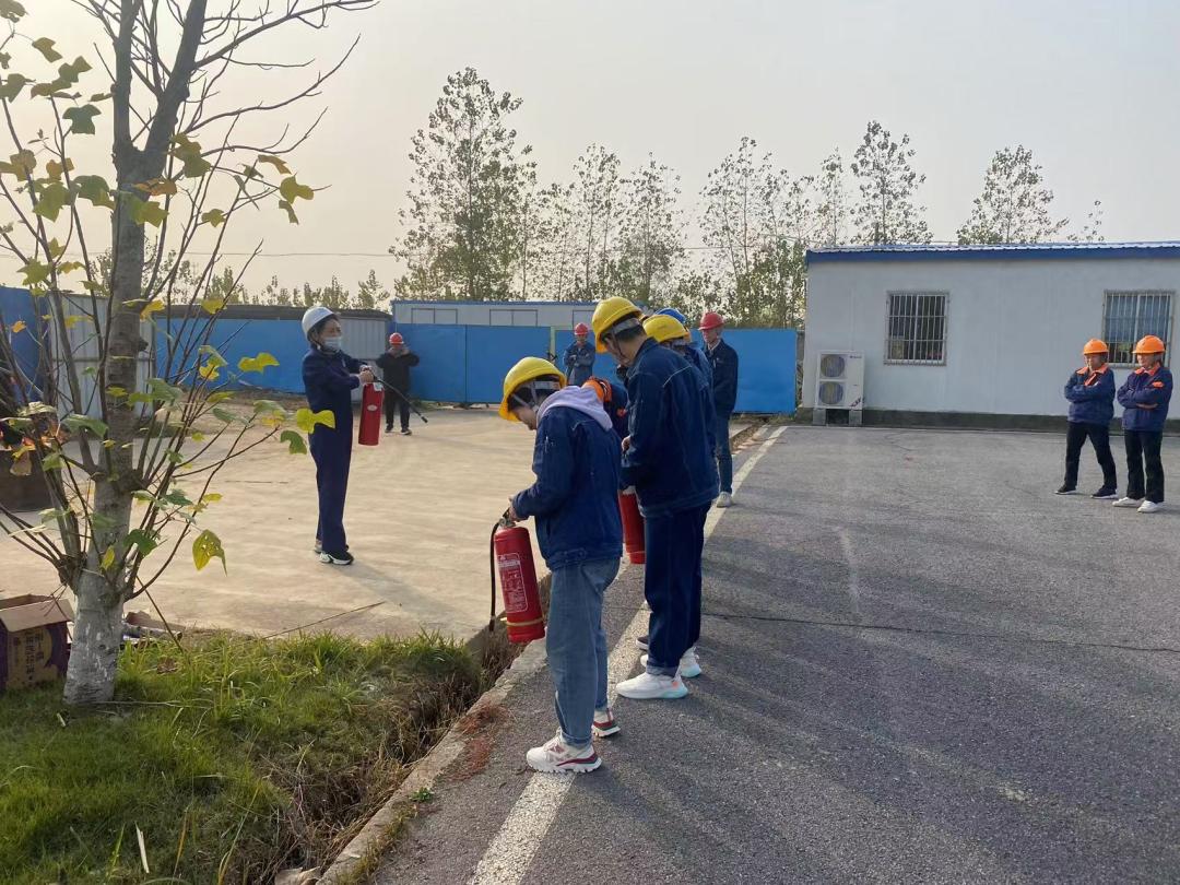 消防培训进工厂，防患未燃保平安！全民消防学知识，筑牢安全防火墙  第12张