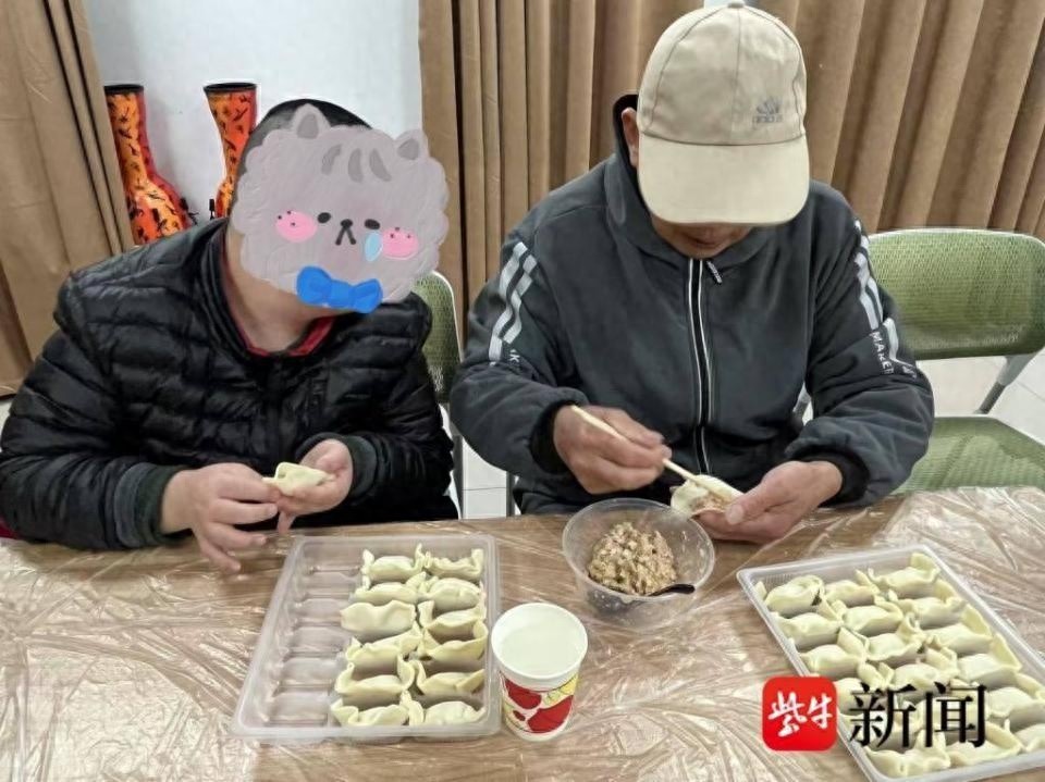 冬至亲子包饺子，温暖传递中华传统文化，你家孩子参与了吗？  第1张