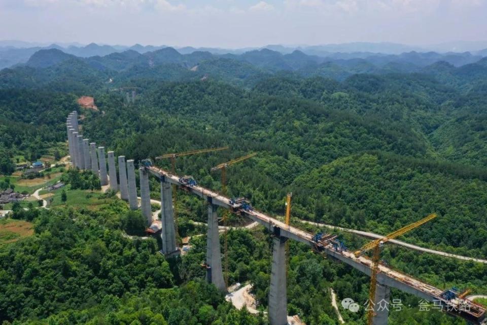 国内最大跨度单线铁路混凝土拱桥即将诞生！瓮马铁路乌江特大桥建设进度曝光  第6张