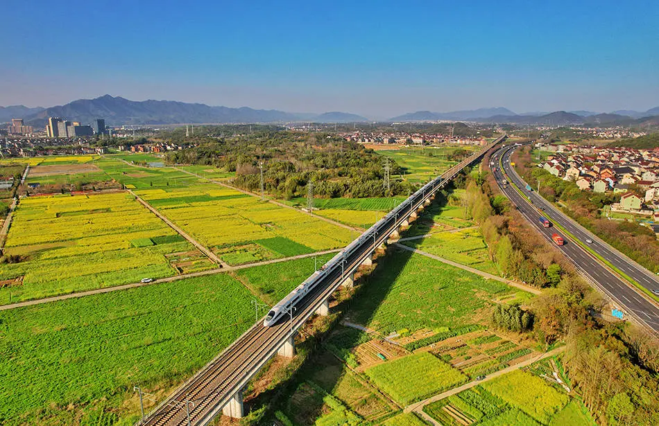 2025年长三角铁路大变革：新运行图揭秘，旅客列车增加57对，创历史新高
