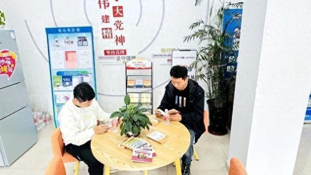 嘉定区总工会与司法局共建法治服务角，为新就业形态劳动者等群体提供法律援助