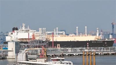 17.5 万立方米！广州首次靠泊如此巨无霸 LNG 外贸船舶，你知道它有多大吗？