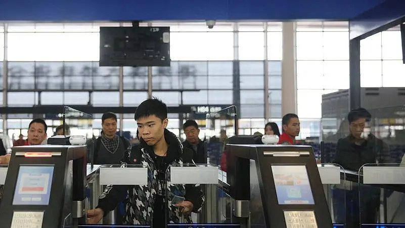 港珠澳大桥开通六周年，旅客超 6230 万，车辆超 1275 万，你贡献了多少？  第1张