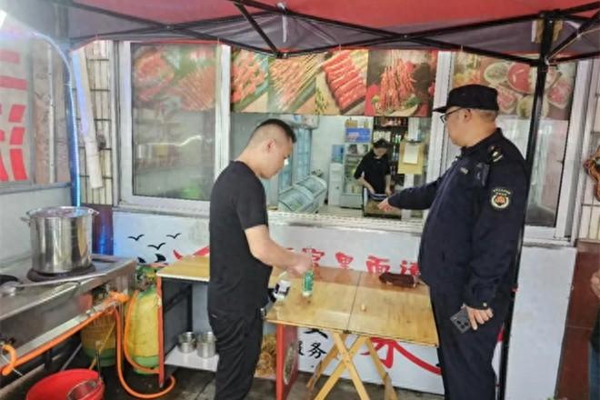 钟楼区积极开展餐饮油烟整治，PM2.5 浓度持续下降，三大油烟治理区块链形成