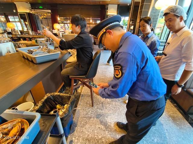 垃圾分类检查：小区垃圾转运竟出现这种错误  第3张