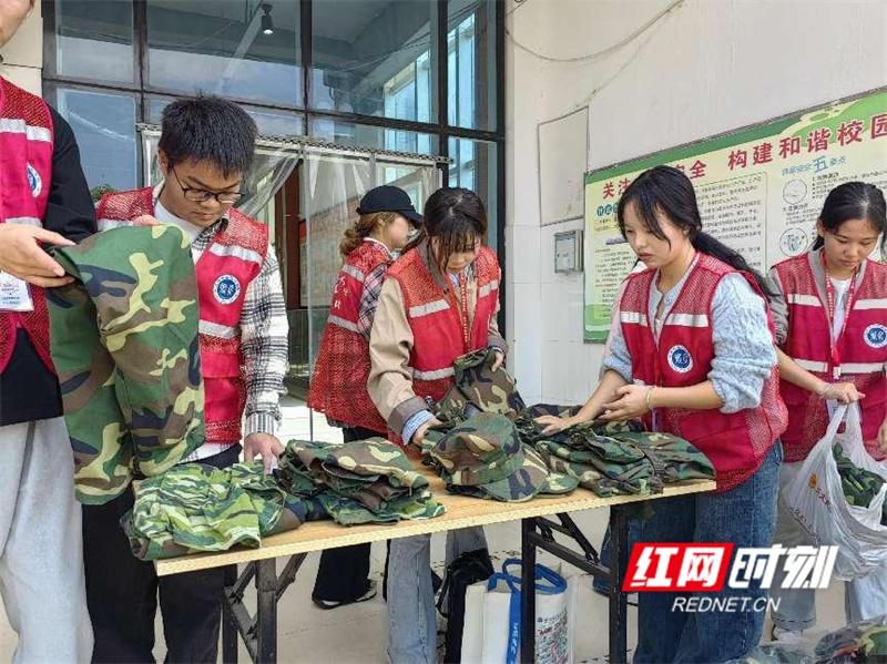 1800 余套军训服捐赠！永州职业技术学院学生用行动传递温暖  第3张