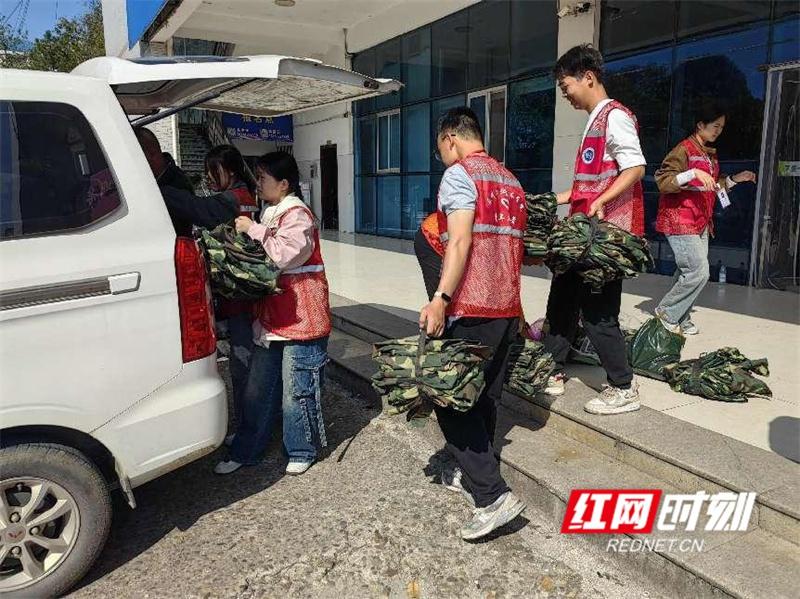 1800 余套军训服捐赠！永州职业技术学院学生用行动传递温暖  第4张