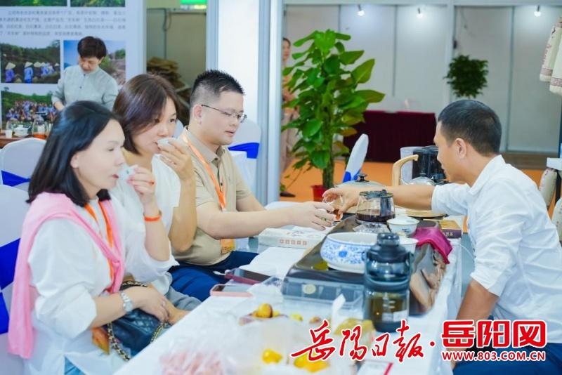 2024 岳阳茶博会圆满落幕，销售额超 9000 万，合同签订 18 亿  第2张
