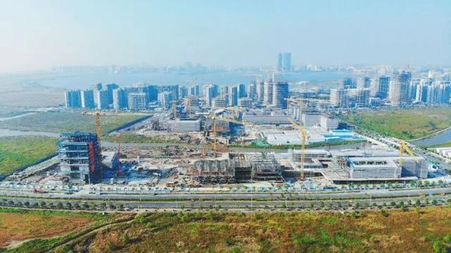 上海滴水湖学校主体结构全面封顶，预计 2025 年建成  第3张