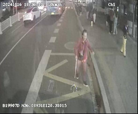 12 路公交司机李滨，用行动诠释 4+5 公交亲情服务，感动乘客获点赞  第1张