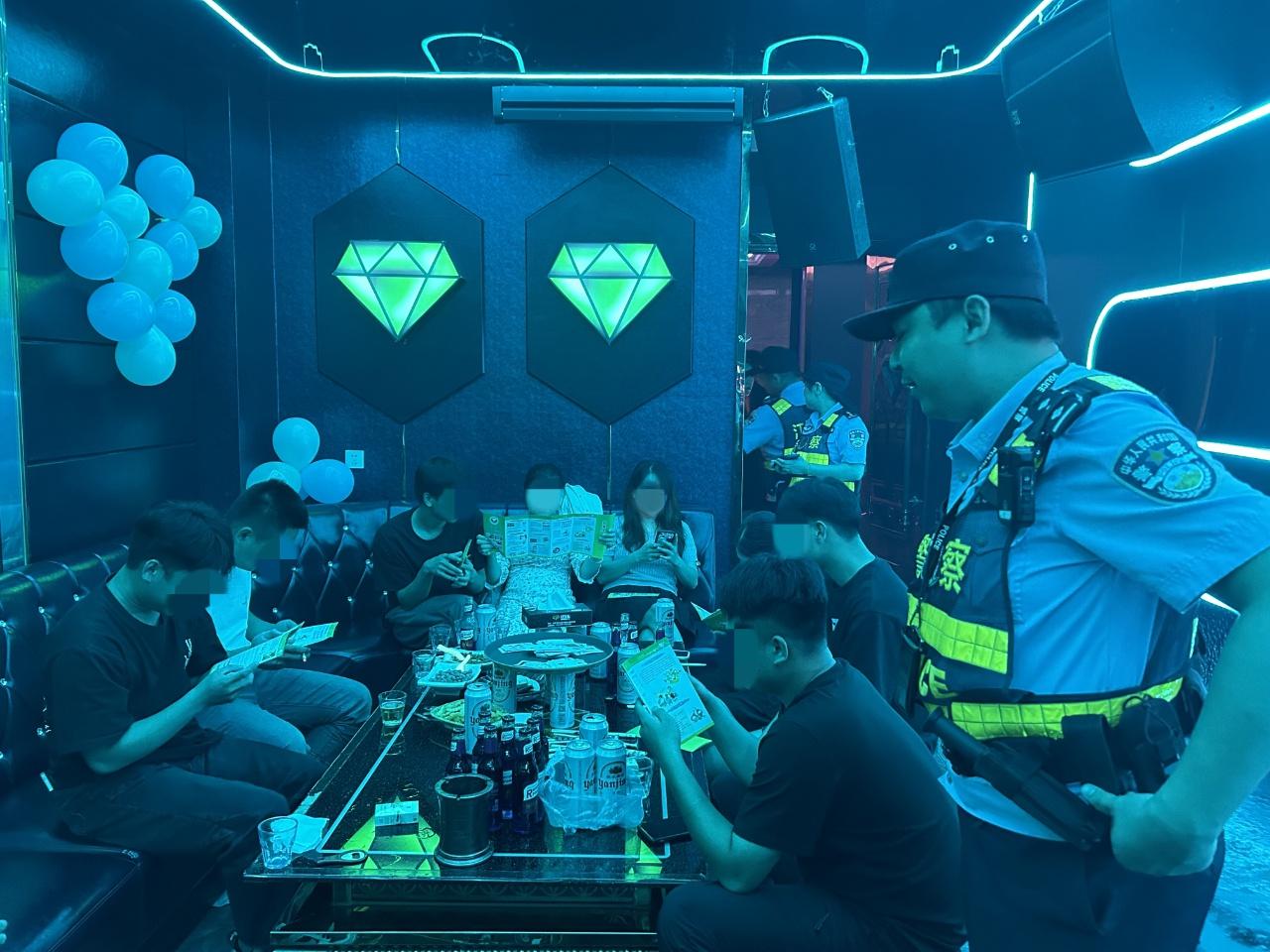 60 人次警力出动！崇左警方开展地毯式禁毒宣防行动，守护无毒家园  第3张