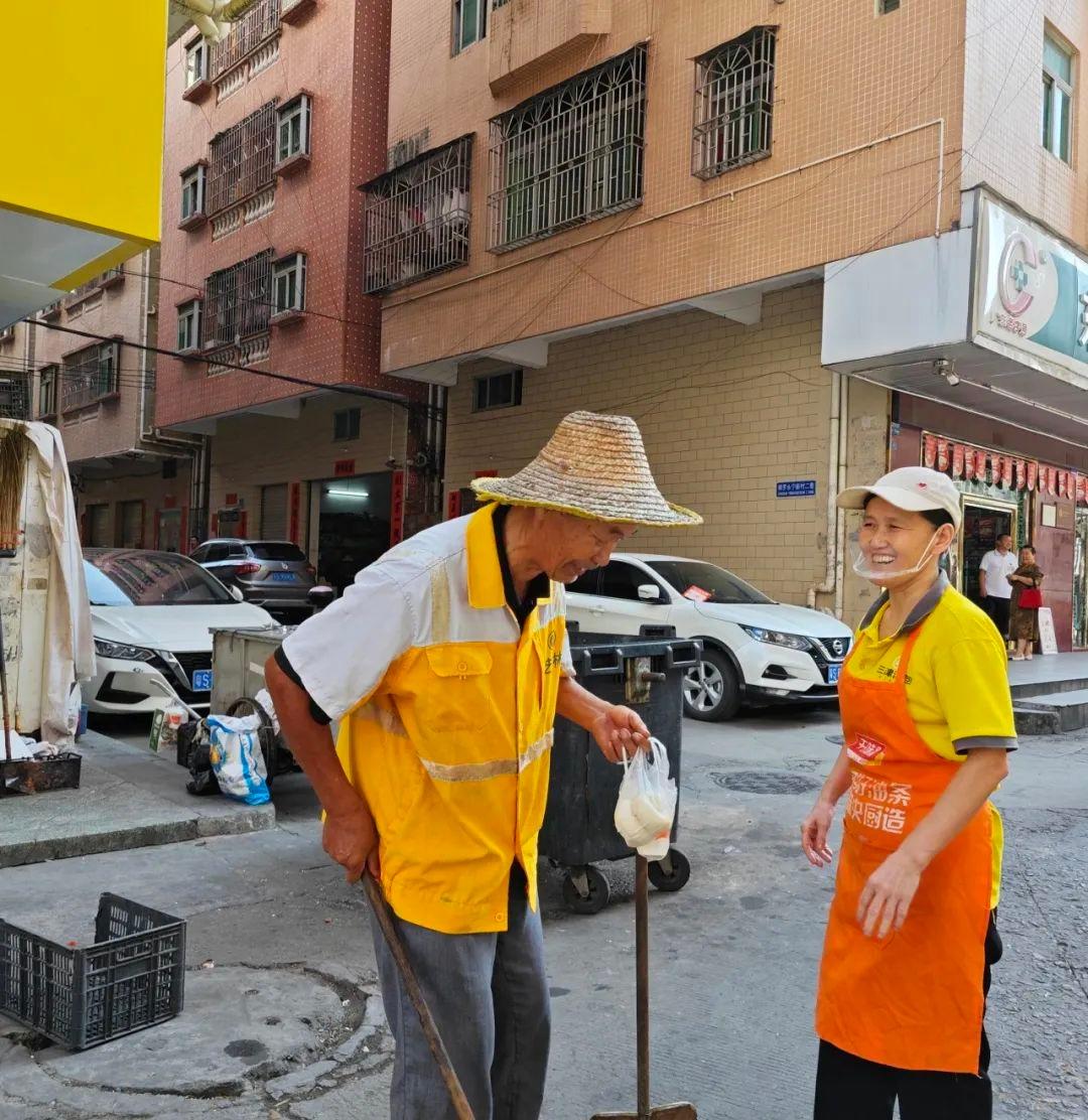 三年如一日，樟木头这家包子店老板的举动，温暖了整座城市  第7张