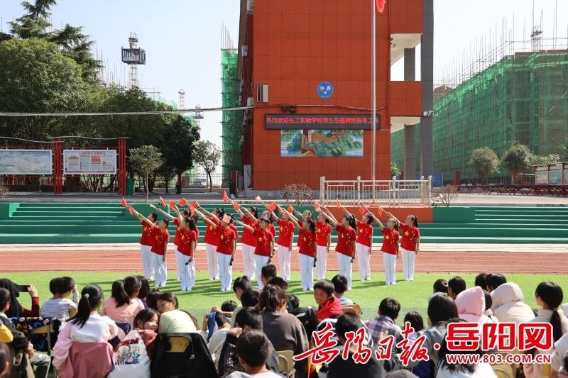 一场彩虹之约，温暖了整个学校  第3张