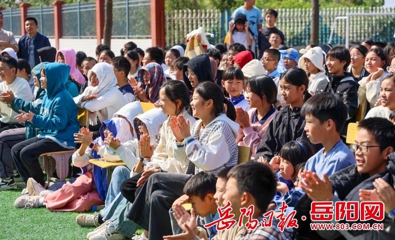 一场彩虹之约，温暖了整个学校  第4张