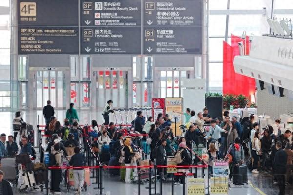 2024 年冬春航季航班计划启动，大兴机场日均定期航班计划量达 978 架次  第1张