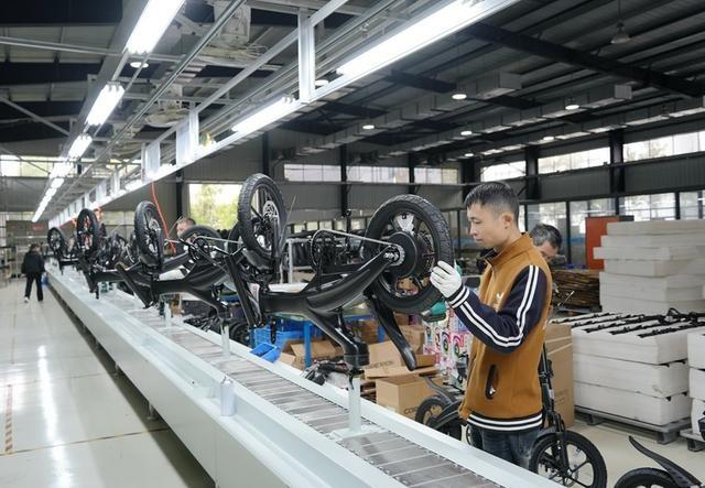岳阳经开区吹响冲锋号，冲刺四季度，决战全年红  第2张