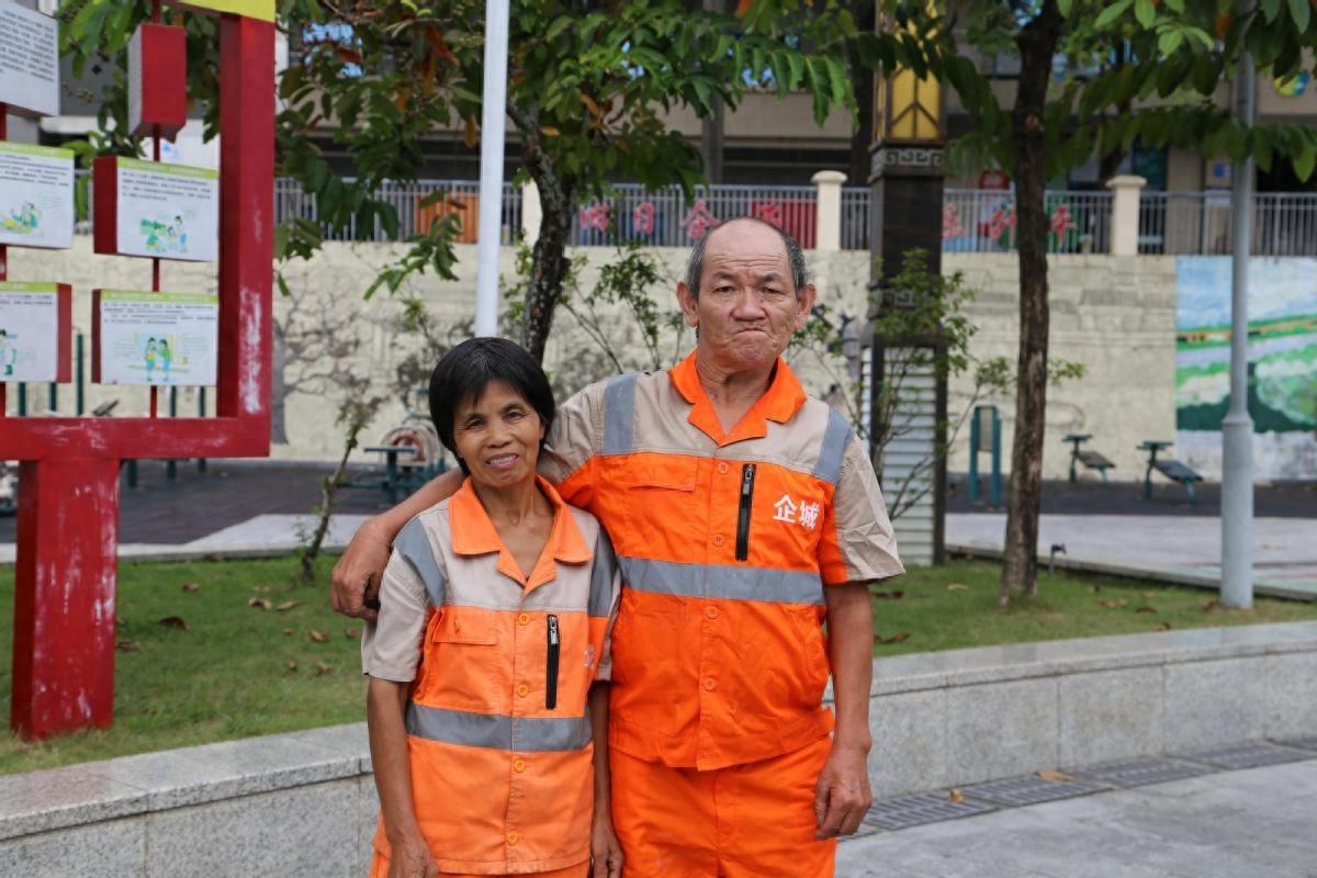 40 年环卫生涯，这对夫妇扫出了城市的洁净，也扫出了自己的幸福  第1张