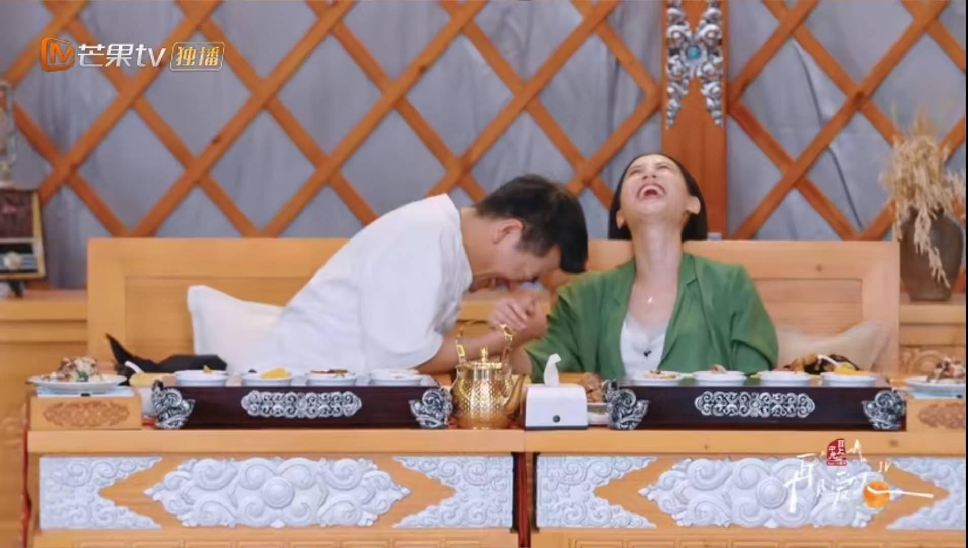 杨子黄圣依再见爱人相处方式惹争议，离婚又不离婚，这是闹哪样？  第4张