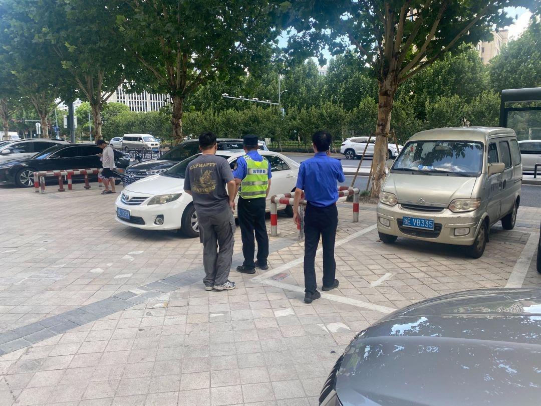 直击痛点！南浔区综合行政执法局大力整治城市交通秩序，塑造崭新城市管理风貌  第3张