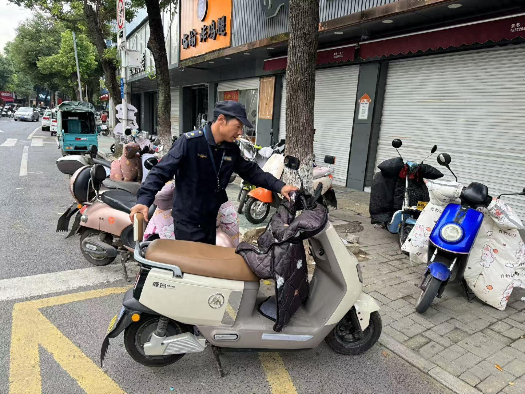 南京江宁湖熟街道城管多措并举，打造整洁有序城市环境  第1张