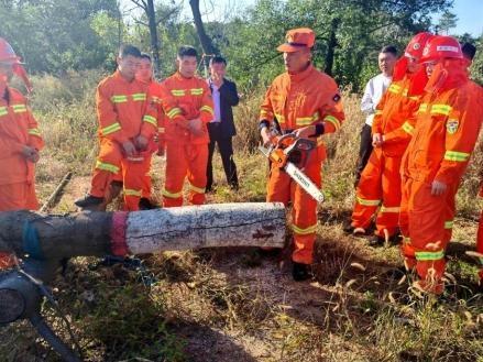 信阳平桥区举行森林消防大比武，35 名扑火队员赛场大练兵  第1张