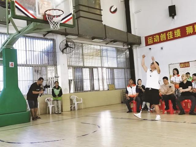 33 位肢体残疾人穿上爱心假肢，重获自信行走  第5张