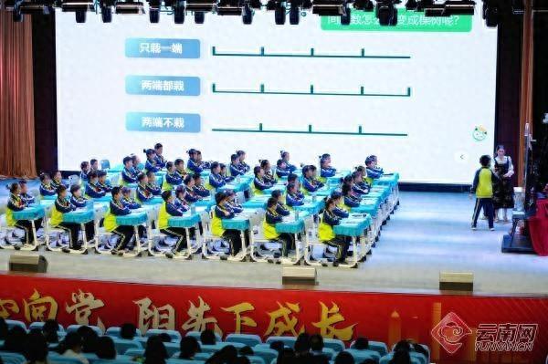 AI 循证教学亮相昆明！纸笔课堂如何颠覆传统教学？  第1张