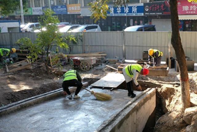 红花渠要改造啦！危桥拆除，新修拱桥造型美观，10 天后投入使用