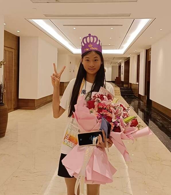 7.871秒！黎族少女攀椰夺冠，15岁生日后的奇迹瞬间  第3张