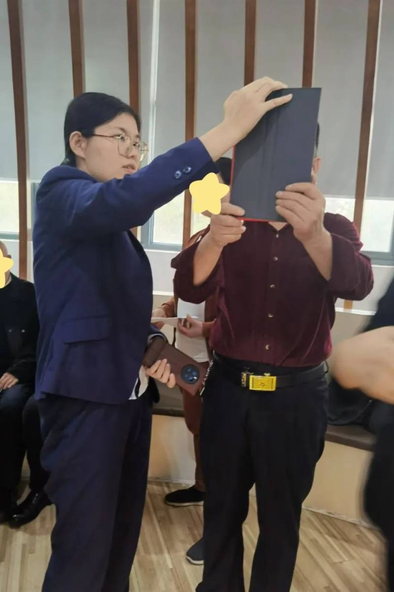 暖心之举！衡南农商银行上门为老人办理社保卡，温情服务暖人心  第2张