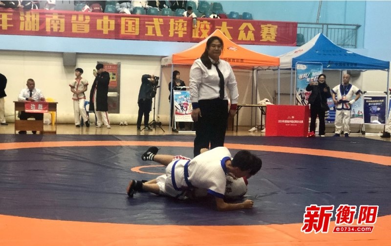 309名选手激战湖南中国式摔跤大赛，谁将问鼎冠军宝座？  第2张