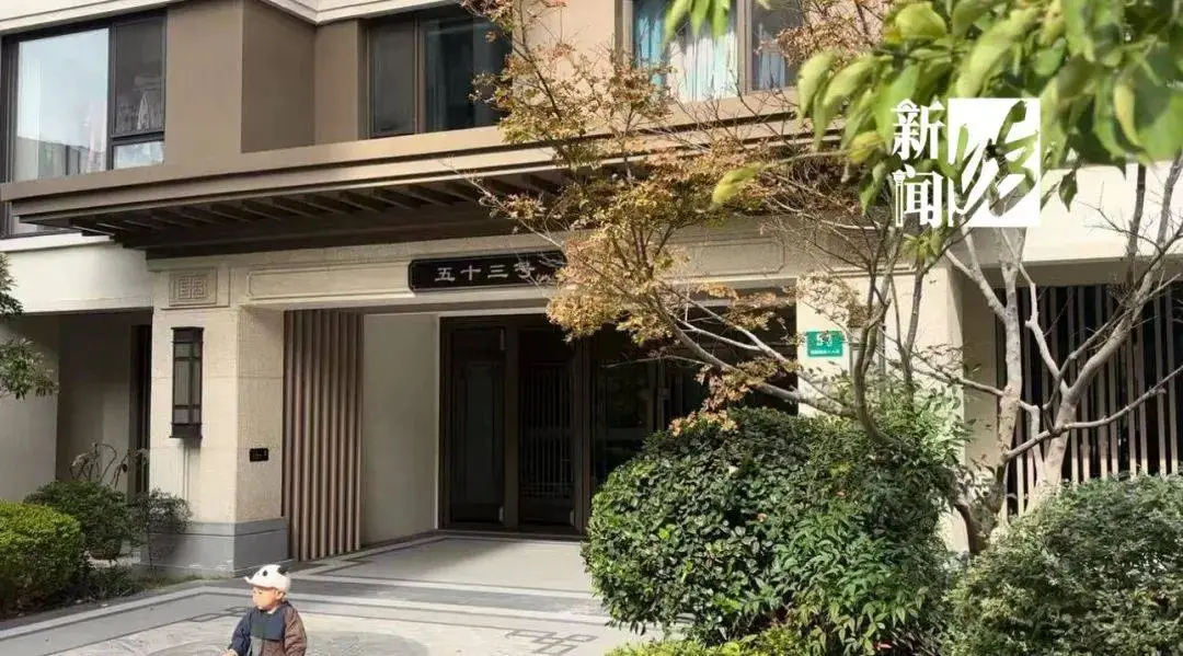 高空抛粪事件升级！上海新小区业主怒斥：谁是始作俑者？  第1张