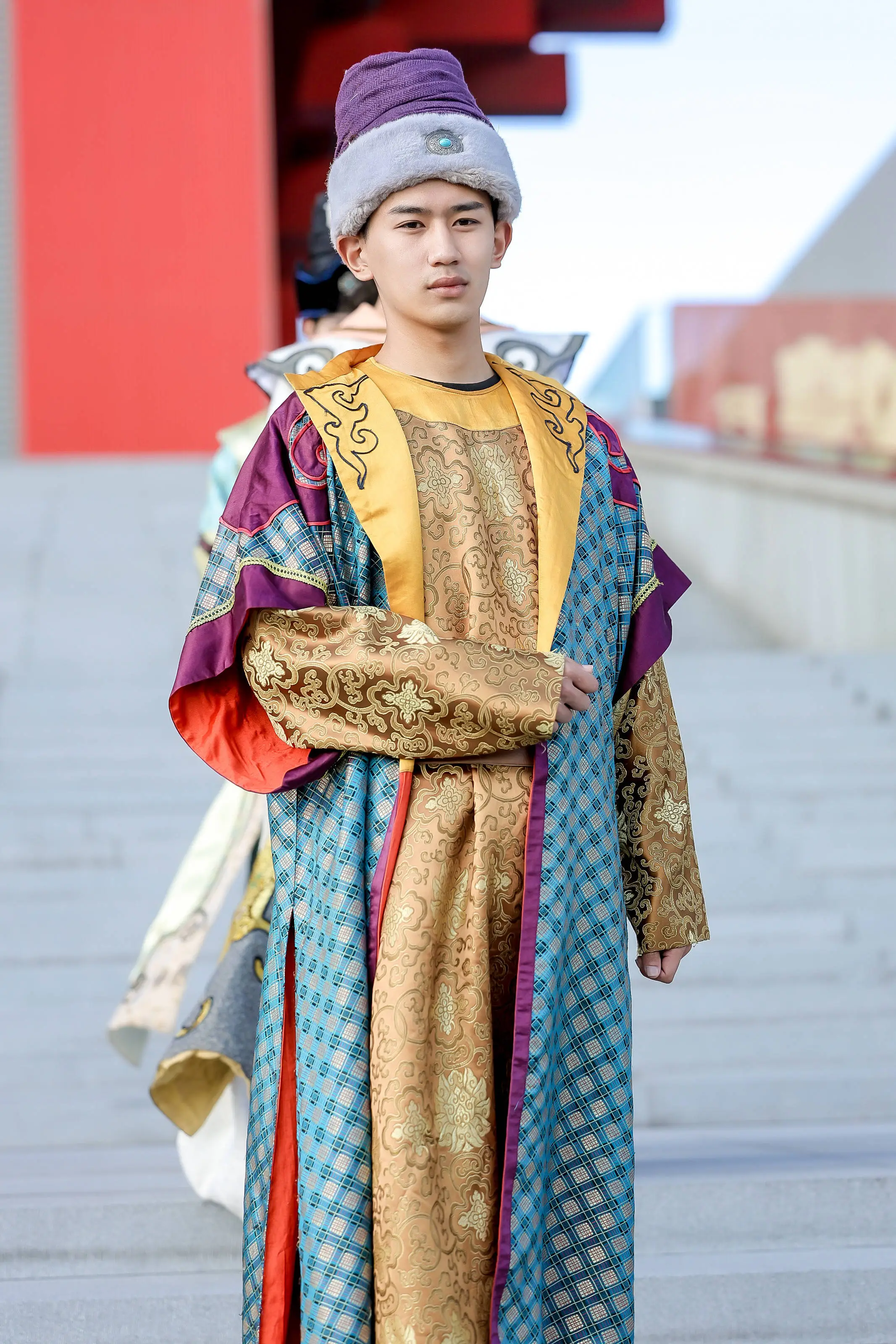 18位敦煌使者穿越千年，演绎壁画中的绝美服饰，你见过吗？  第6张
