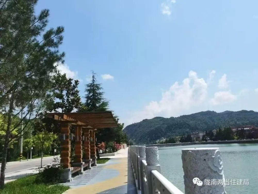 探秘两当县城市双修：红色传承与现代美学的完美融合，福寿桥点亮广香河两岸  第8张