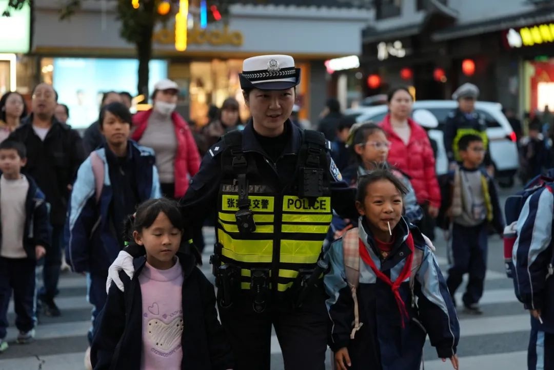 武陵源公安分局为校园安全筑牢‘平安墙’，他们是怎么做的？  第3张