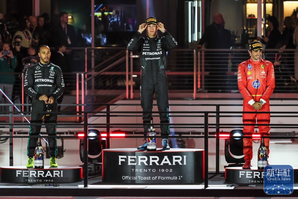 惊！2024赛季F1拉斯维加斯大奖赛：维斯塔潘夺冠庆四冠，周冠宇获第13名背后的故事  第3张