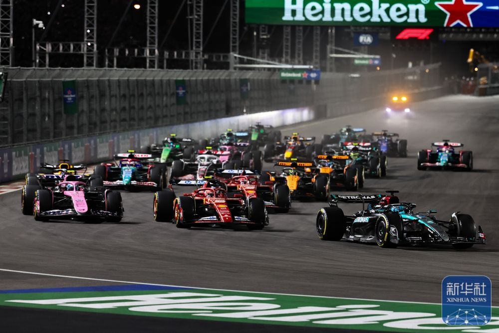 惊！2024赛季F1拉斯维加斯大奖赛：维斯塔潘夺冠庆四冠，周冠宇获第13名背后的故事  第4张