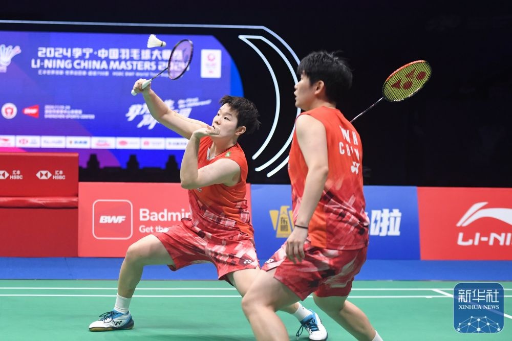惊！2024中国羽毛球大师赛女双决赛，这组选手夺冠太燃了  第10张